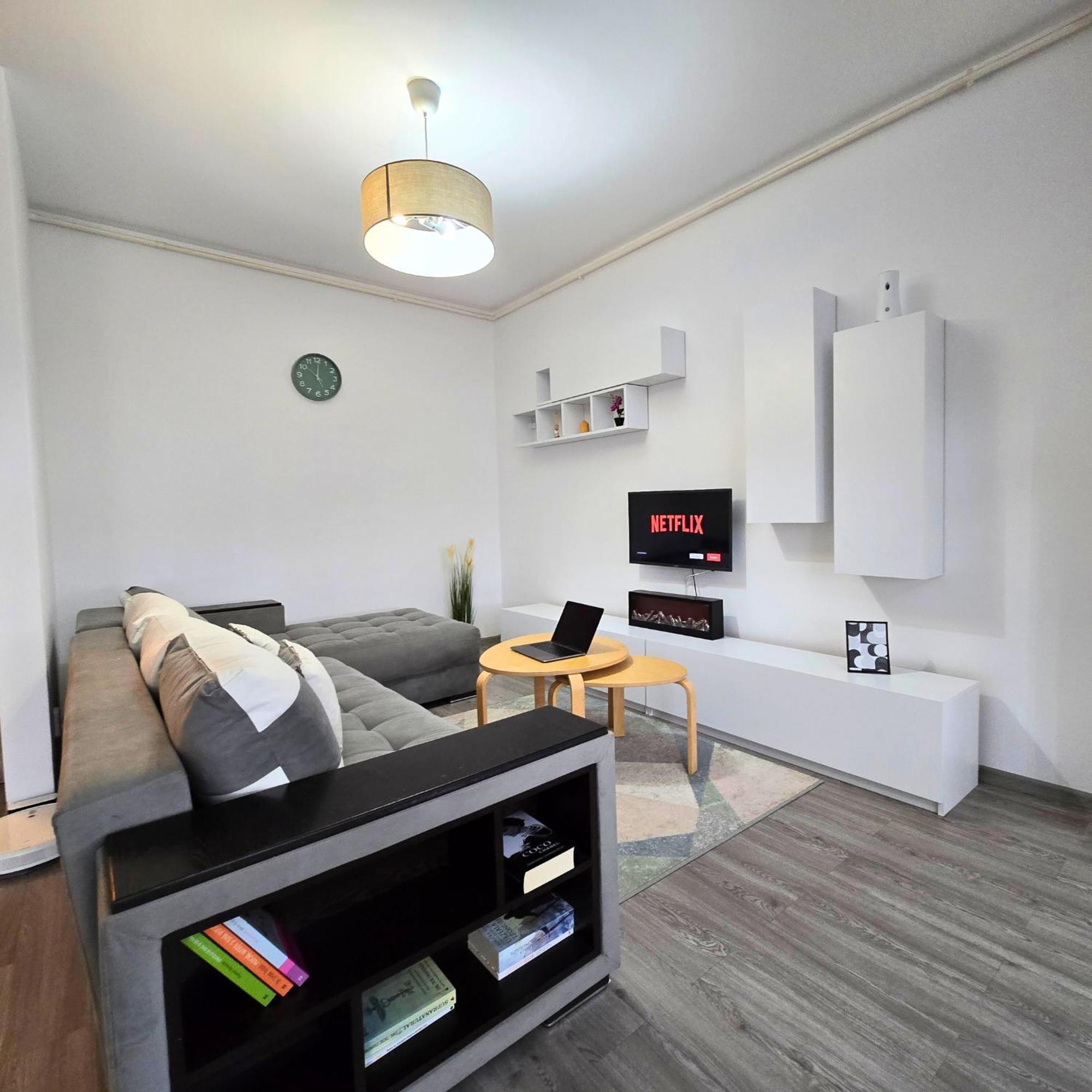 Apartment "Solar 48", Private Parking, One Bedroom Bucharest Luaran gambar