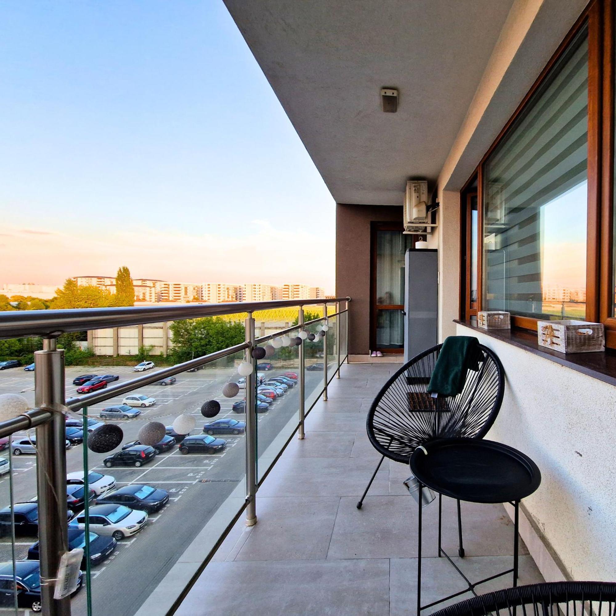 Apartment "Solar 48", Private Parking, One Bedroom Bucharest Luaran gambar